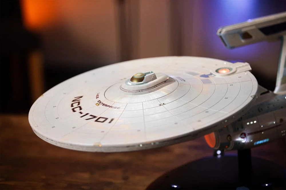 Star Trek - Scale Replica - U.S.S. Enterprise NCC-1701