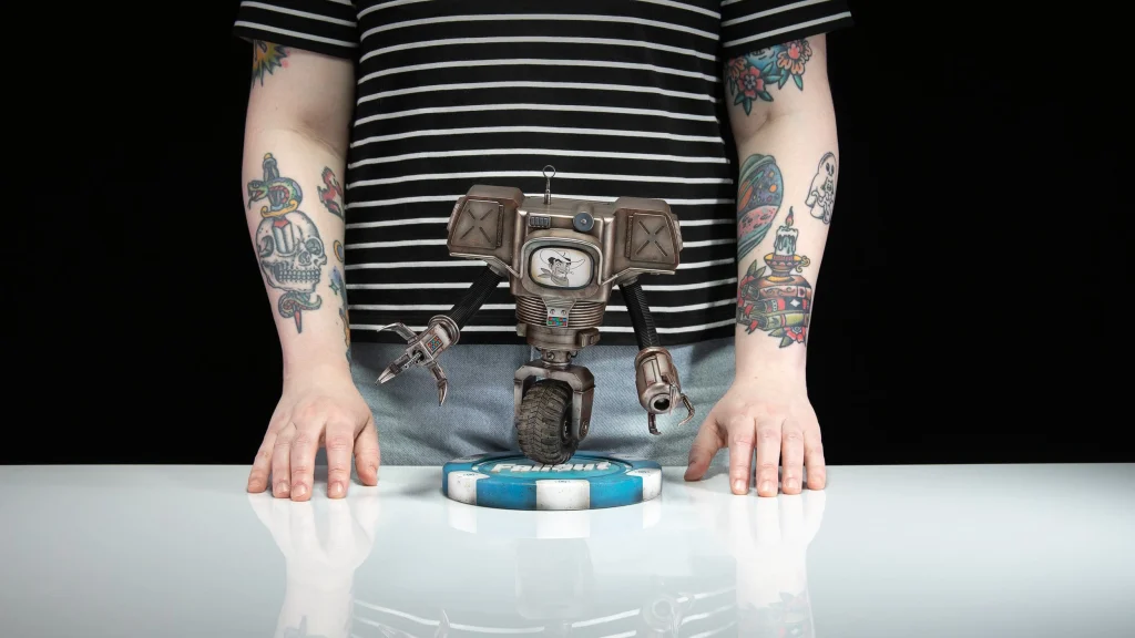 Fallout - Non-Scale Figure - Victor the Securitron