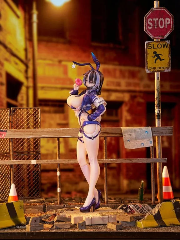 CheLA77 - Scale Figure - Bunny Cops_02