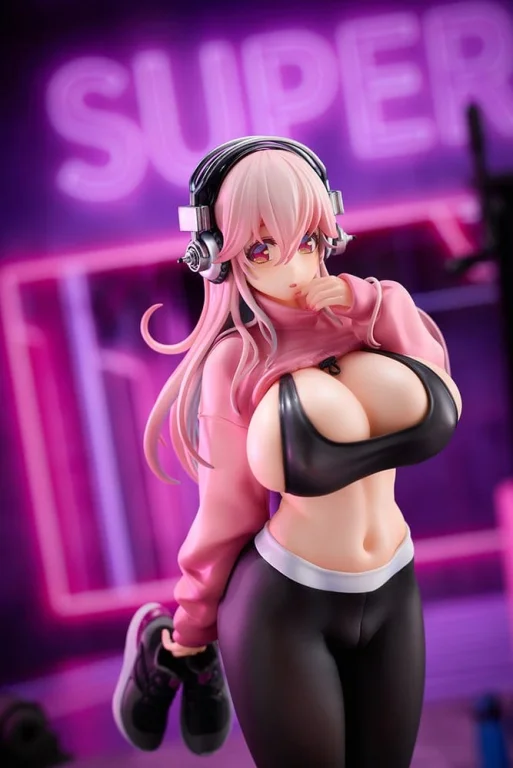 Super Sonico - Scale Figure - Super Sonico (Exercise Ver.)