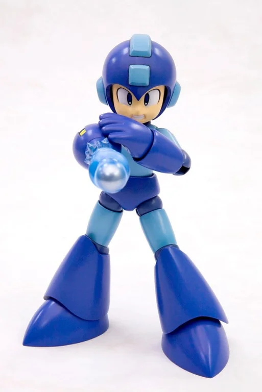 Mega Man - Plastic Model Kit - Mega Man