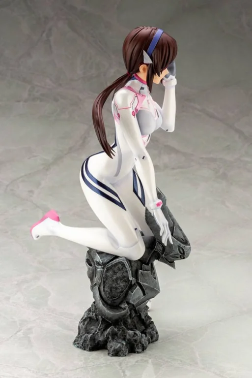 Neon Genesis Evangelion - Scale Figure - Mari Makinami Illustrious (White Plugsuit Ver.)