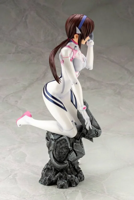 Evangelion - Scale Figure - Mari Makinami Illustrious (White Plugsuit Ver.)