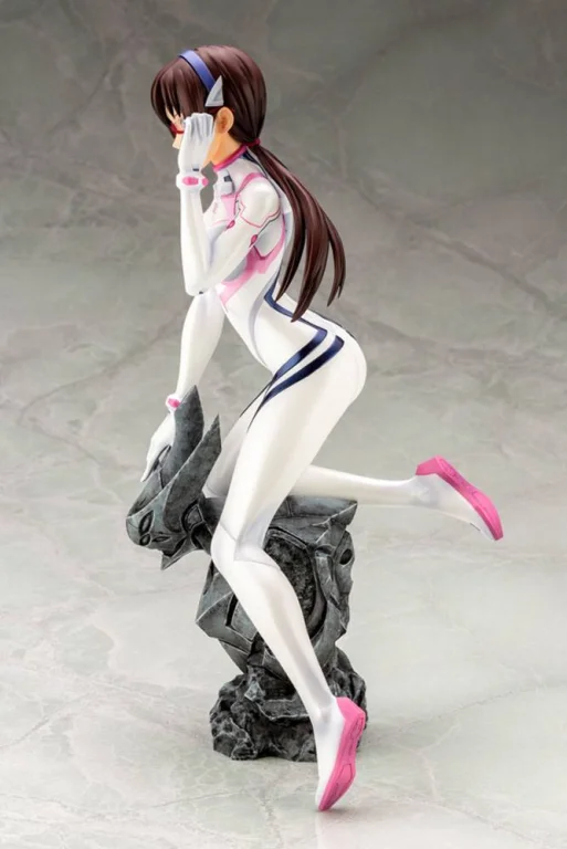 Evangelion - Scale Figure - Mari Makinami Illustrious (White Plugsuit Ver.)
