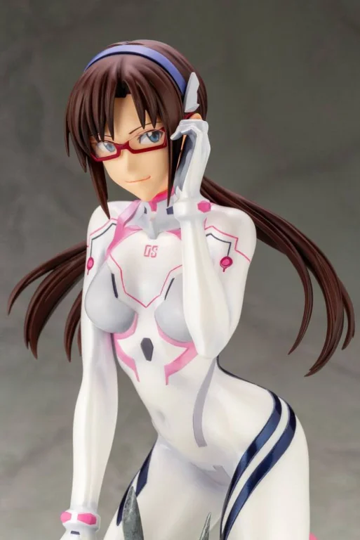 Evangelion - Scale Figure - Mari Makinami Illustrious (White Plugsuit Ver.)