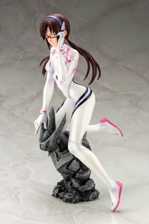 Evangelion - Scale Figure - Mari Makinami Illustrious (White Plugsuit Ver.)