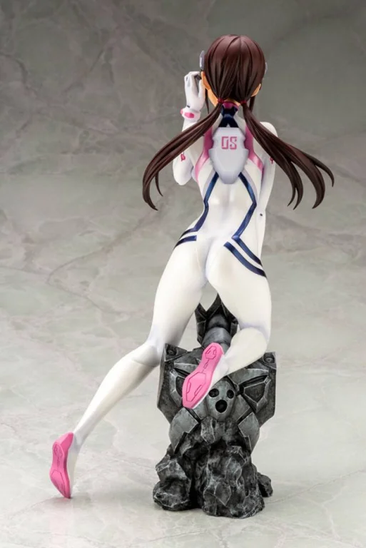 Evangelion - Scale Figure - Mari Makinami Illustrious (White Plugsuit Ver.)