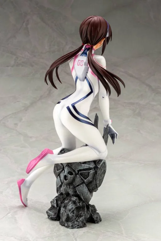 Evangelion - Scale Figure - Mari Makinami Illustrious (White Plugsuit Ver.)