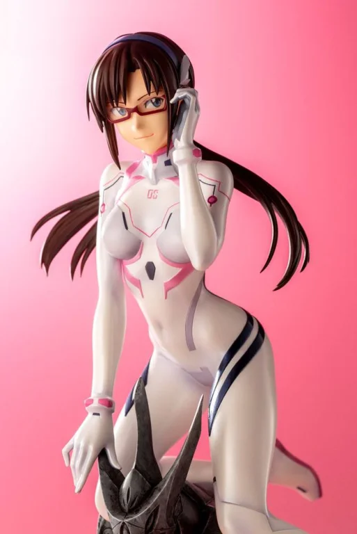 Evangelion - Scale Figure - Mari Makinami Illustrious (White Plugsuit Ver.)