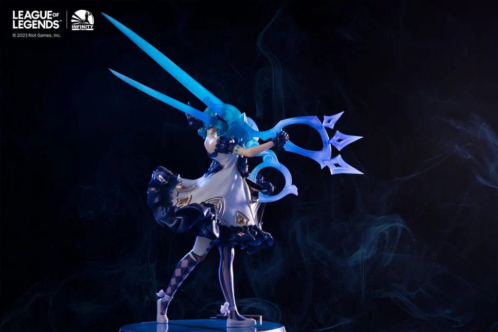 League of Legends - Scale Figure - The Hallowed Seamstress Gwen