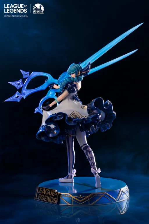 League of Legends - Scale Figure - The Hallowed Seamstress Gwen