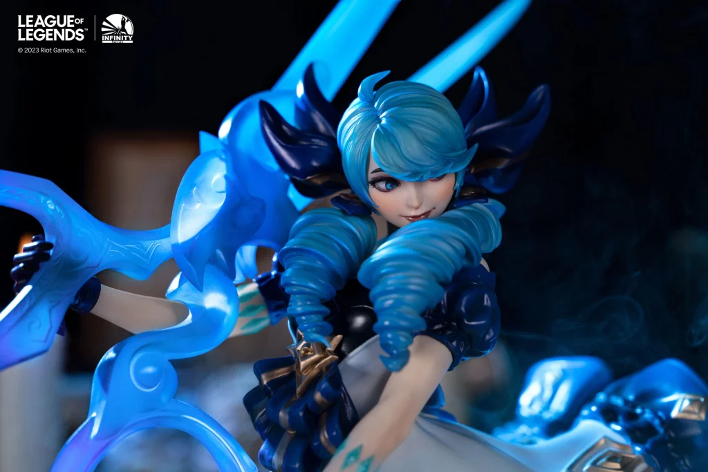 League of Legends - Scale Figure - The Hallowed Seamstress Gwen