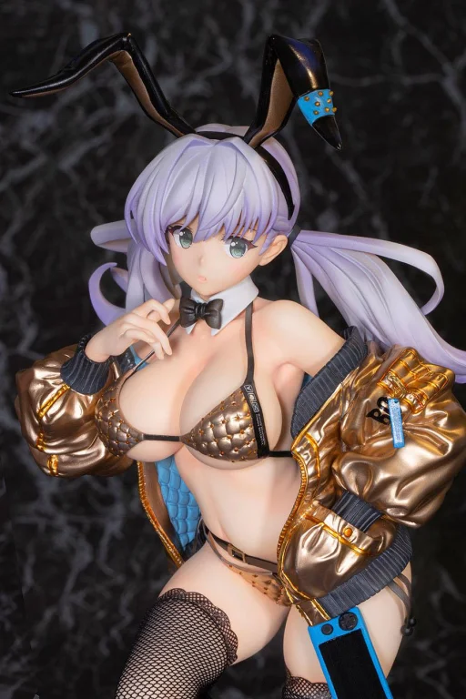 saitom - Scale Figure - Mimi Usada (Gold ver.)
