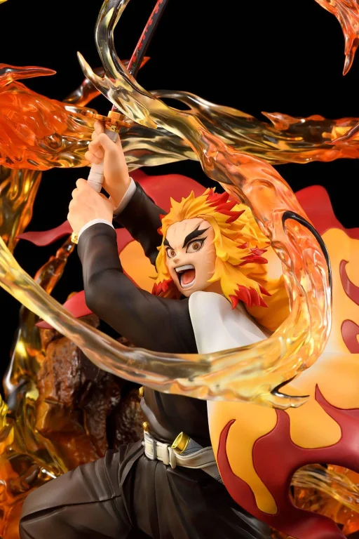 Demon Slayer - Scale Figure - Kyōjurō Rengoku (DX Ver.)
