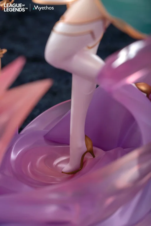 League of Legends - Scale Figure - Divine Sword Irelia