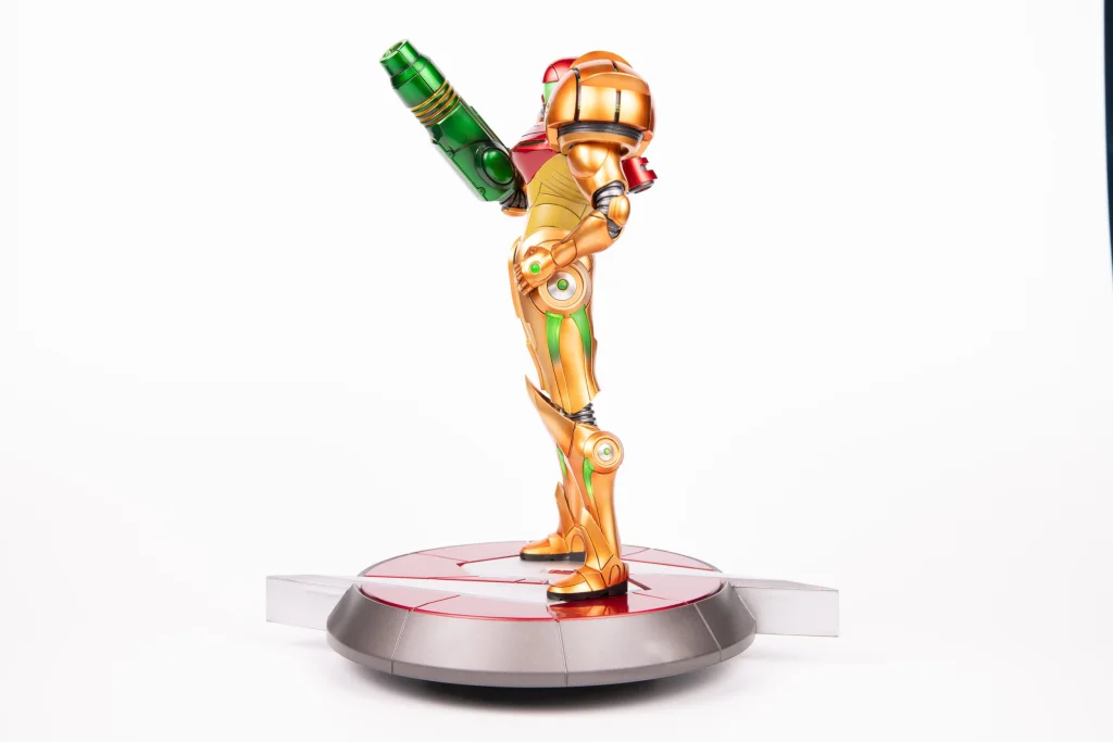 Metroid - First 4 Figures - Samus (Varia Suit Collector's Edition)